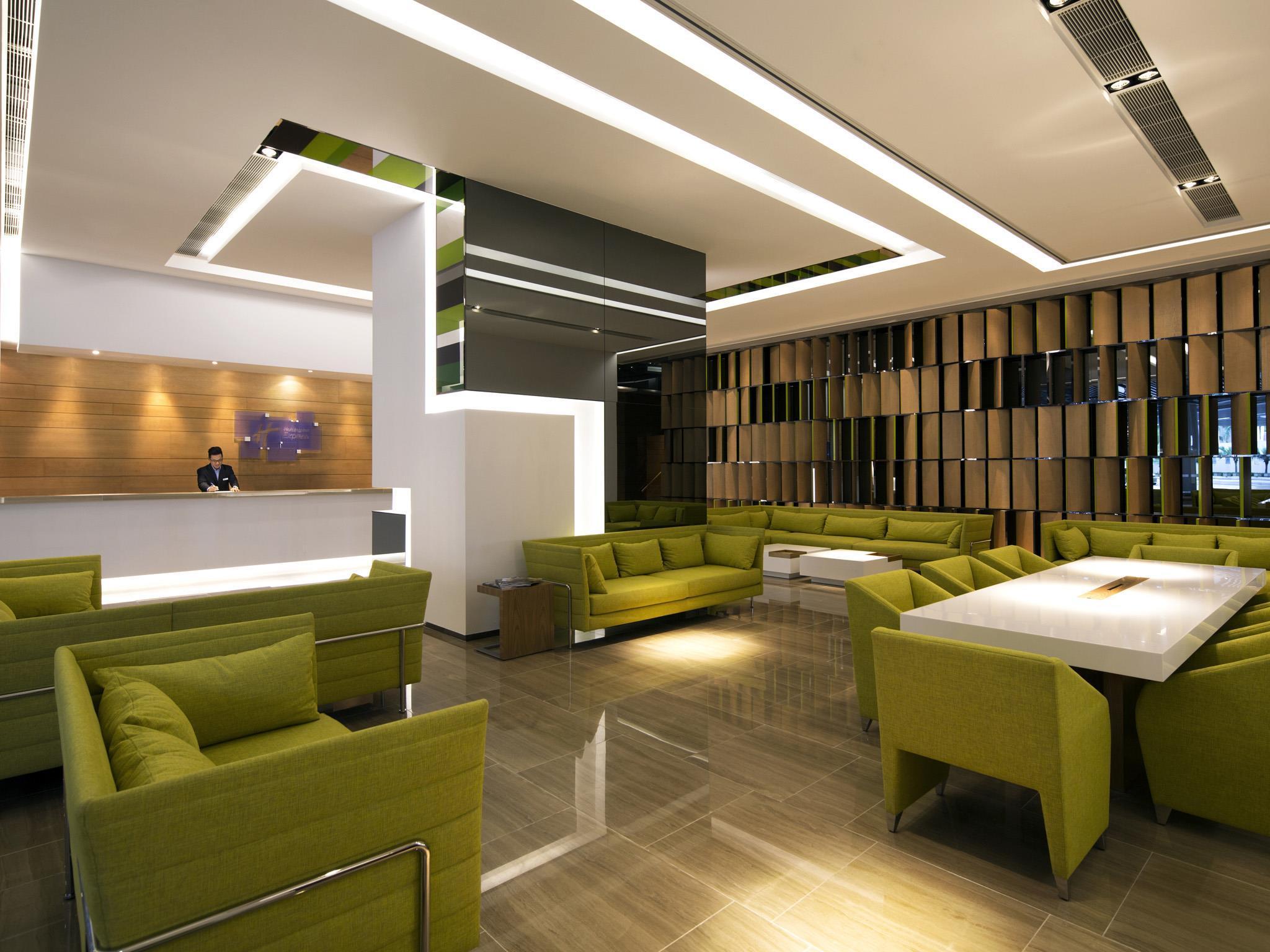 Holiday Inn Express Hong Kong Kowloon East, An Ihg Hotel Экстерьер фото